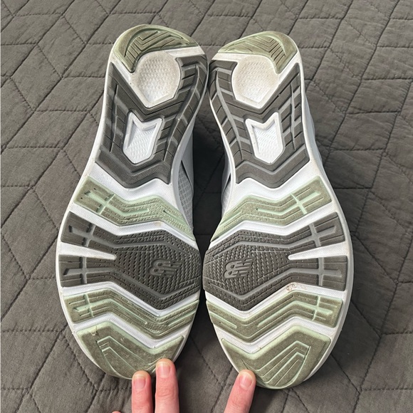 New balance sneaker, Nergize, womens size 10, very light grey - Picture 7 of 8
